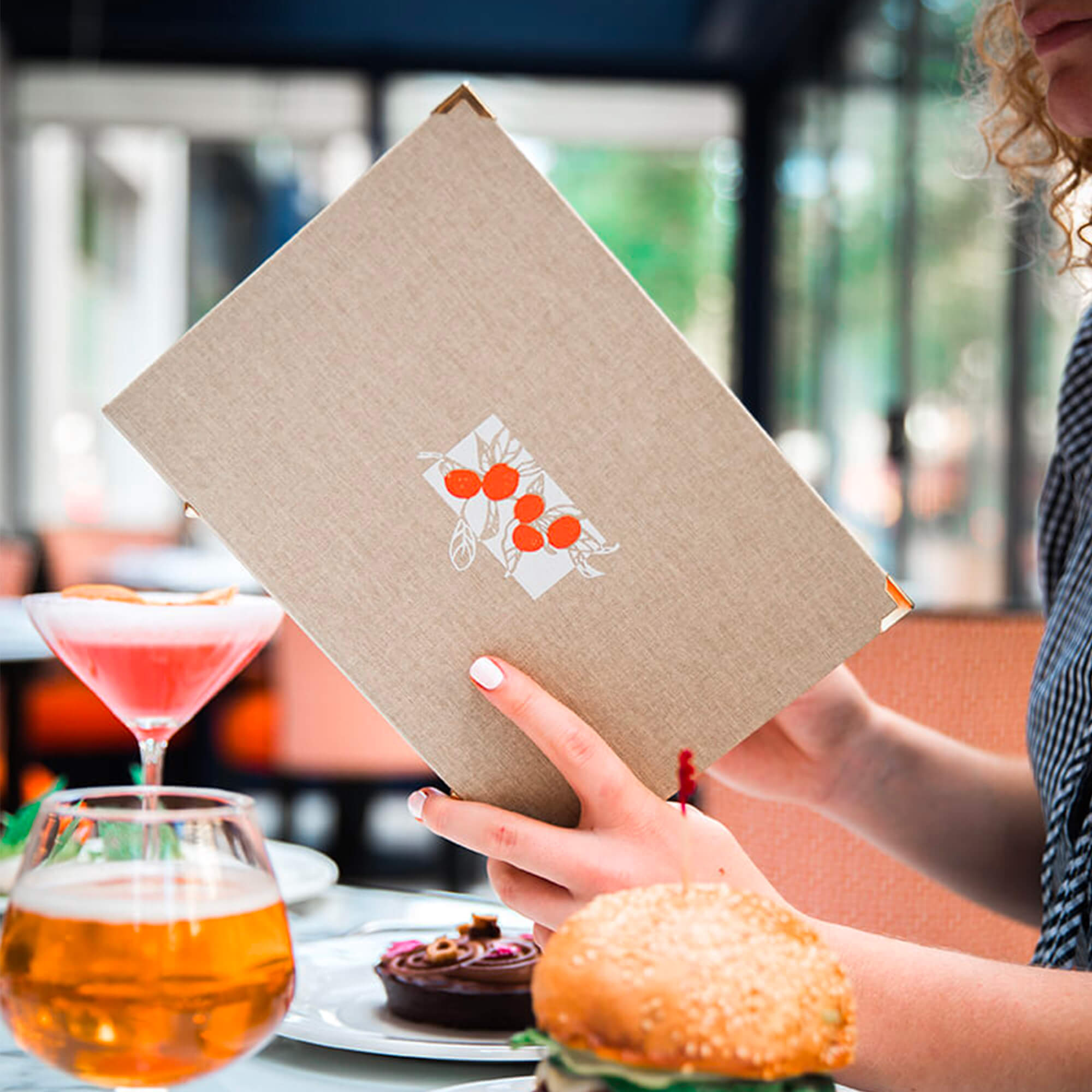 Protège-menu rigide en toile façon lin