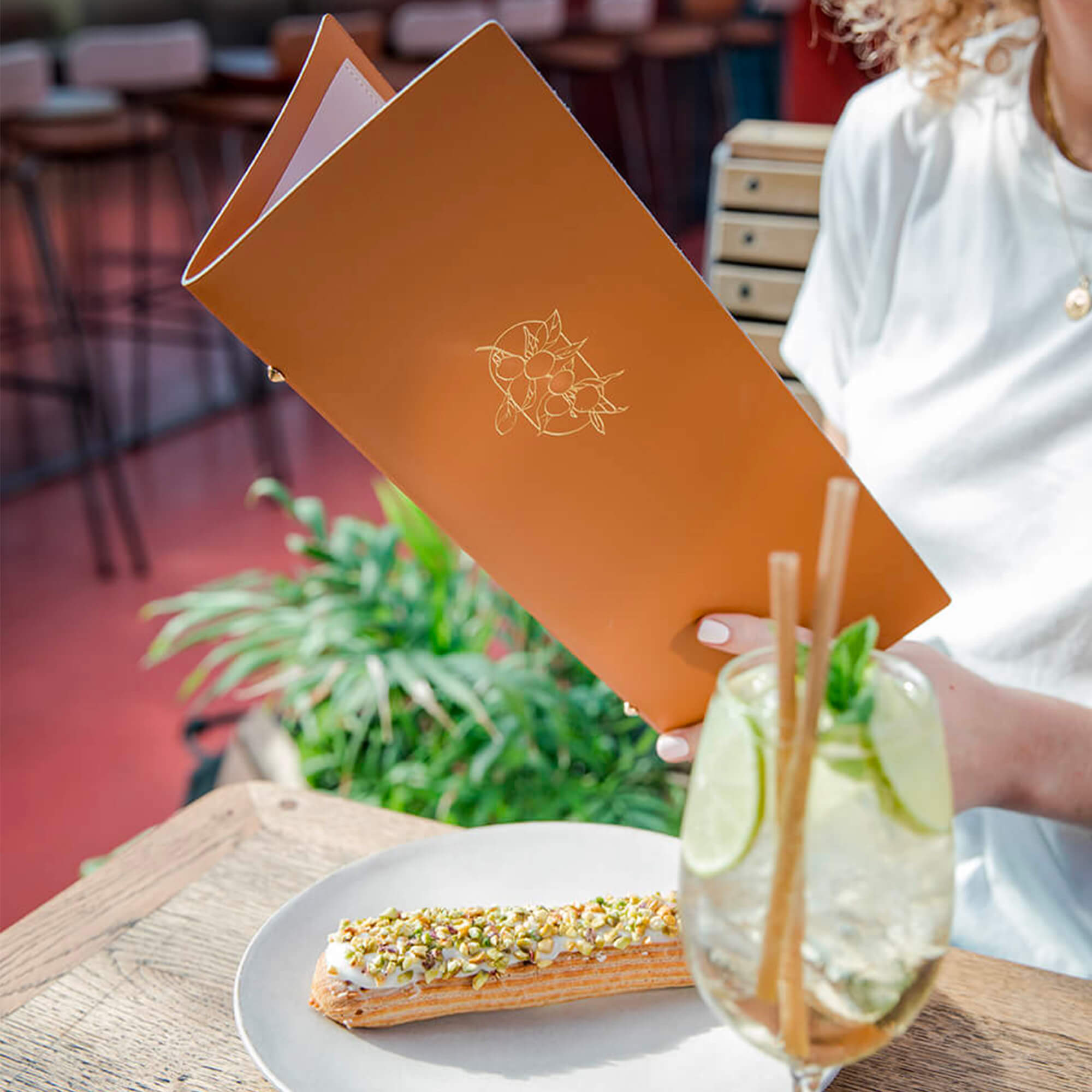 Protège-menu souple en cuir recyclé