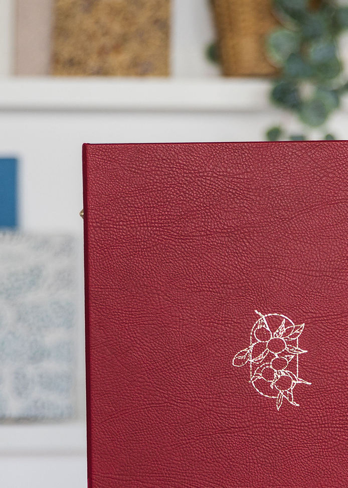 Protège-menu rigide en simili-cuir grainé