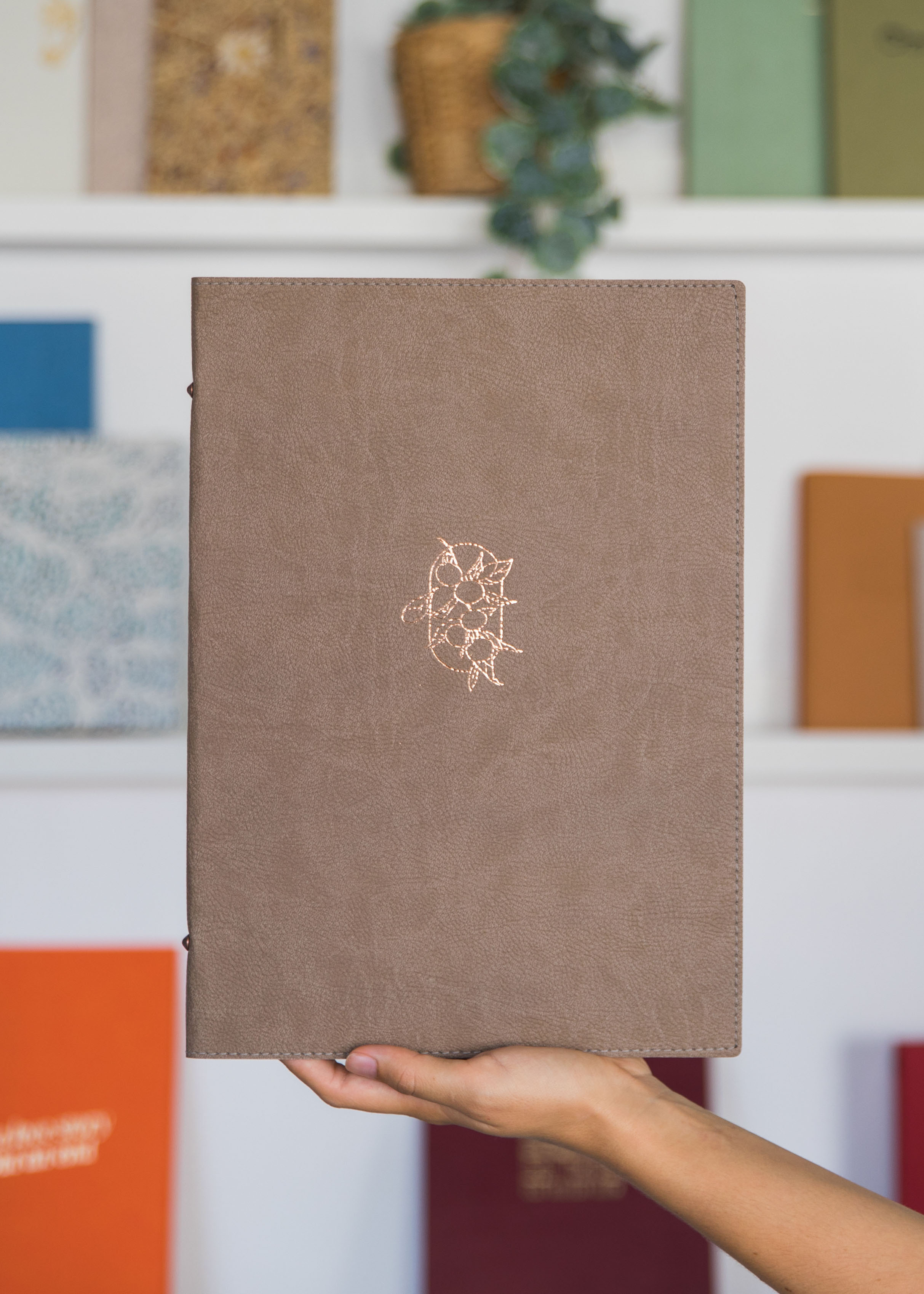 Protège-menu souple en simili-cuir grainé