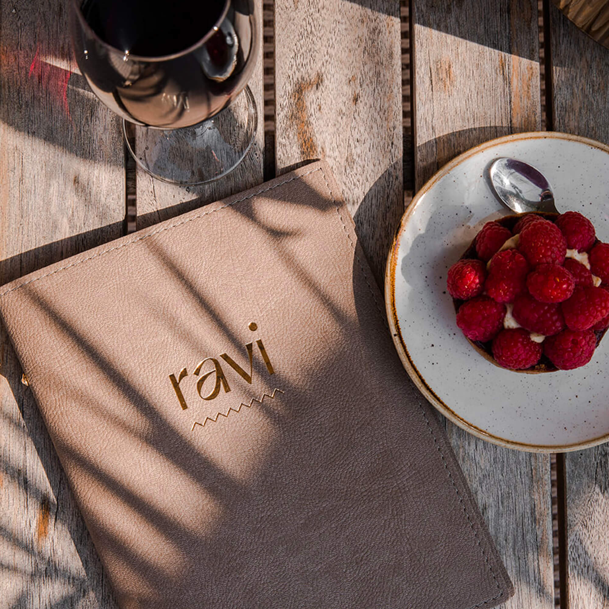 Protège-menu souple en simili-cuir grainé