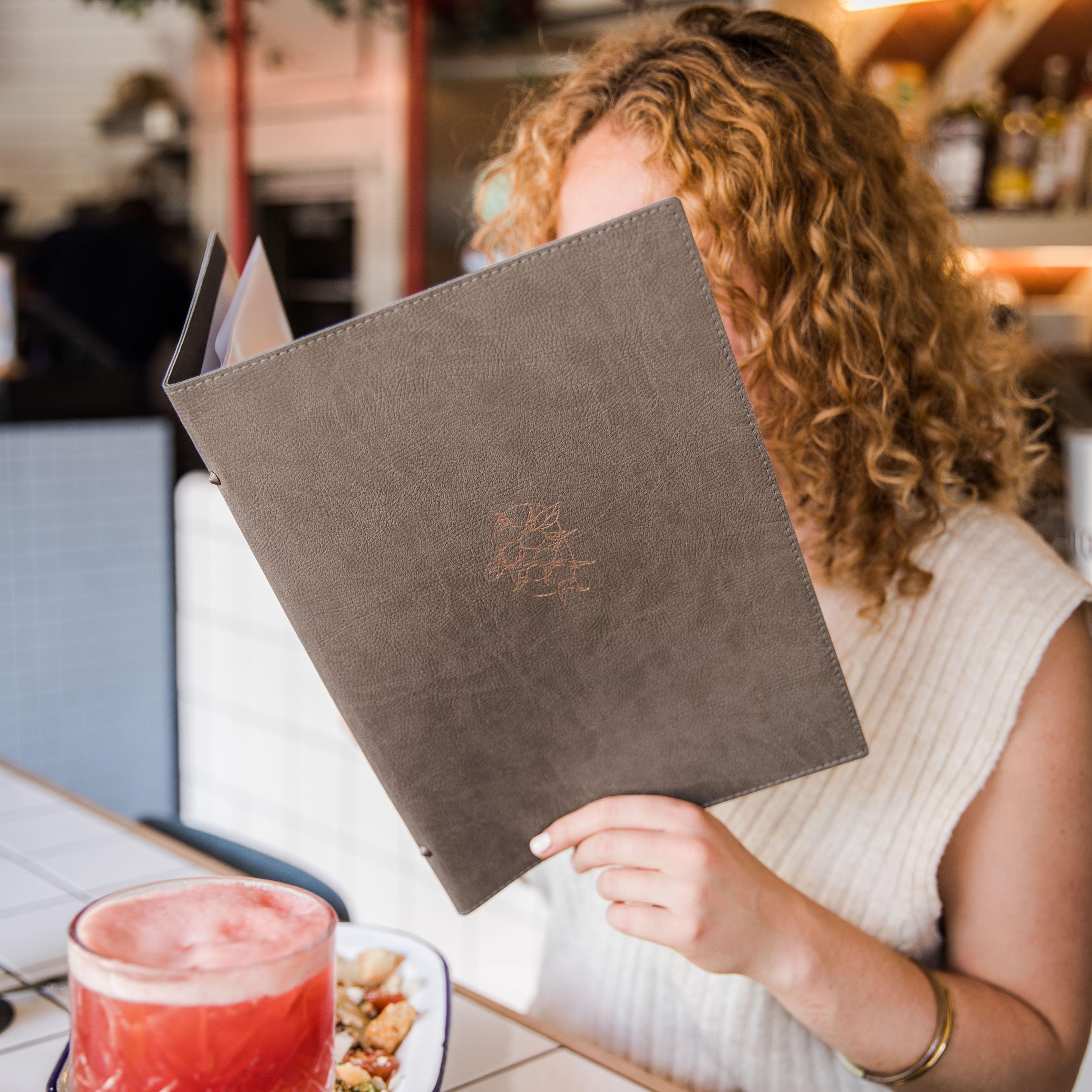 Protège-menu souple en simili-cuir grainé