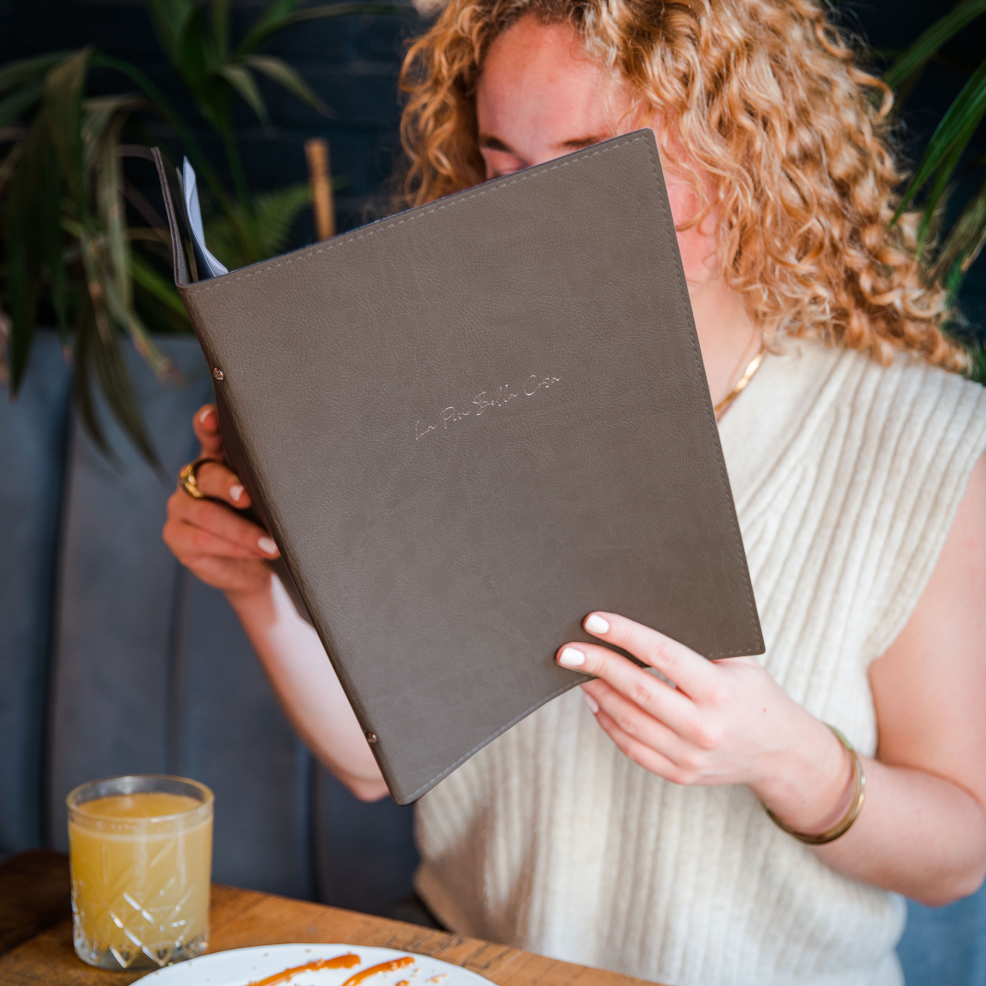 Protège-menu souple en simili-cuir grainé