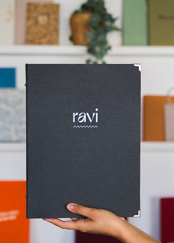 Protège-menu rigide façon toile de jute