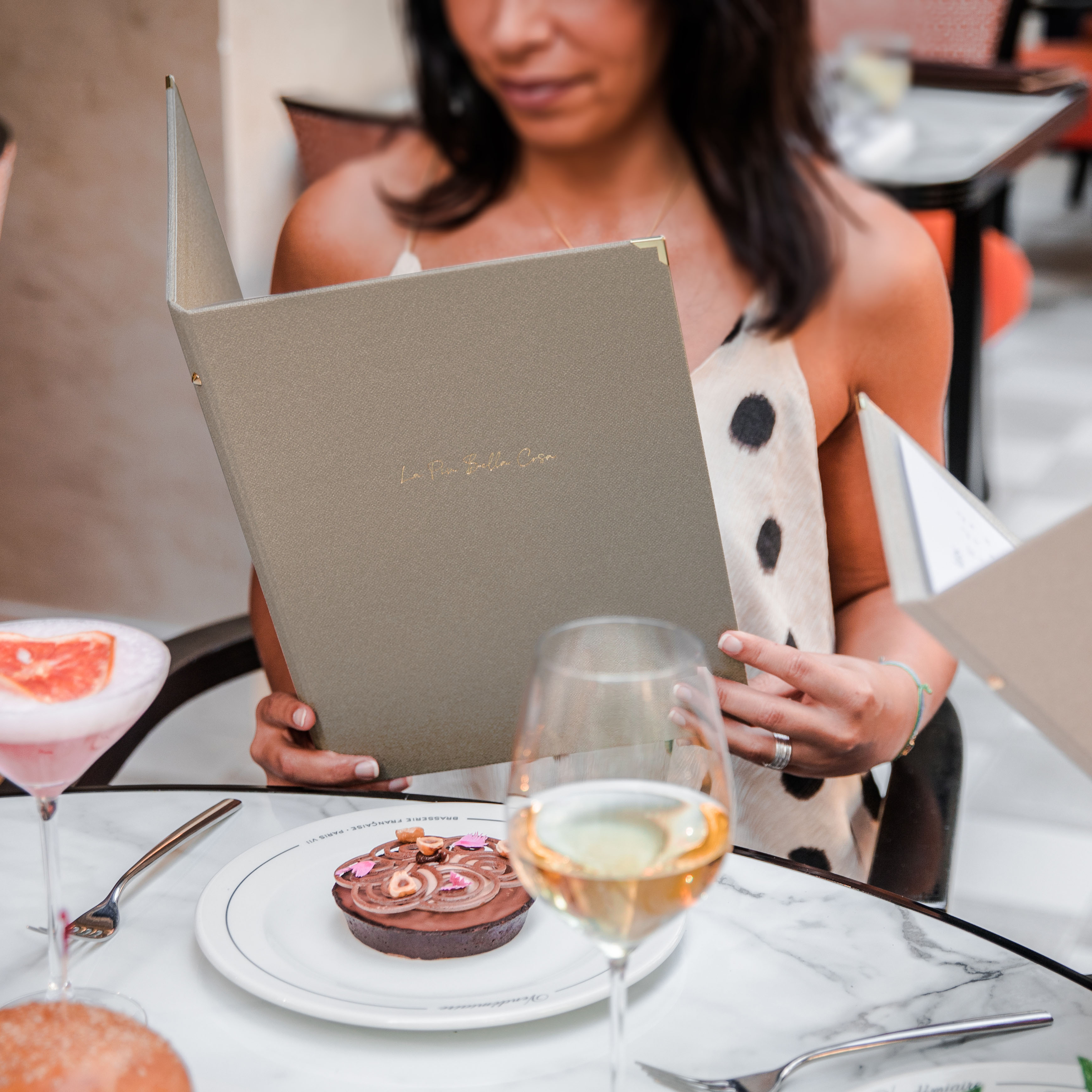 Protège-menu rigide façon toile de jute