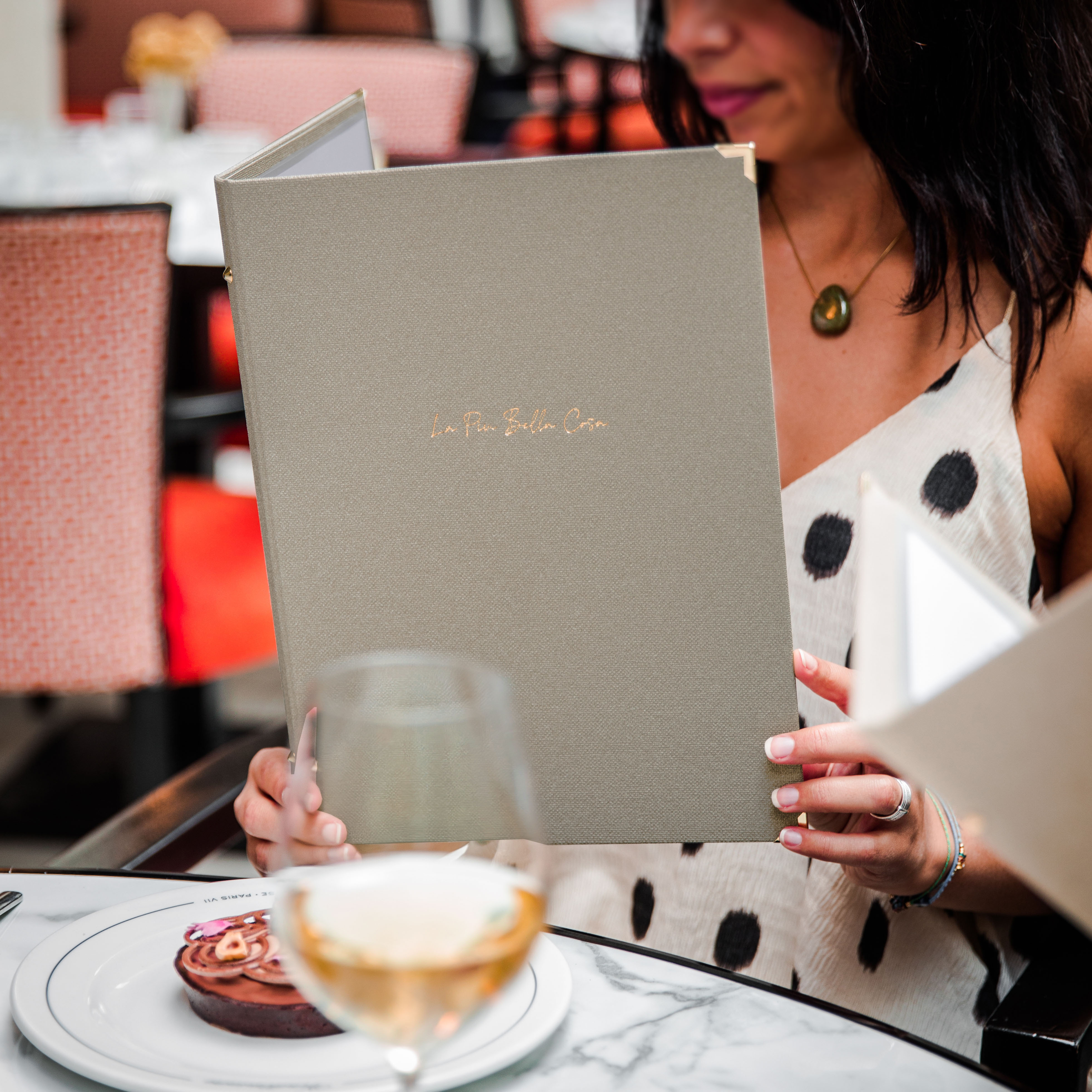 Protège-menu rigide façon toile de jute