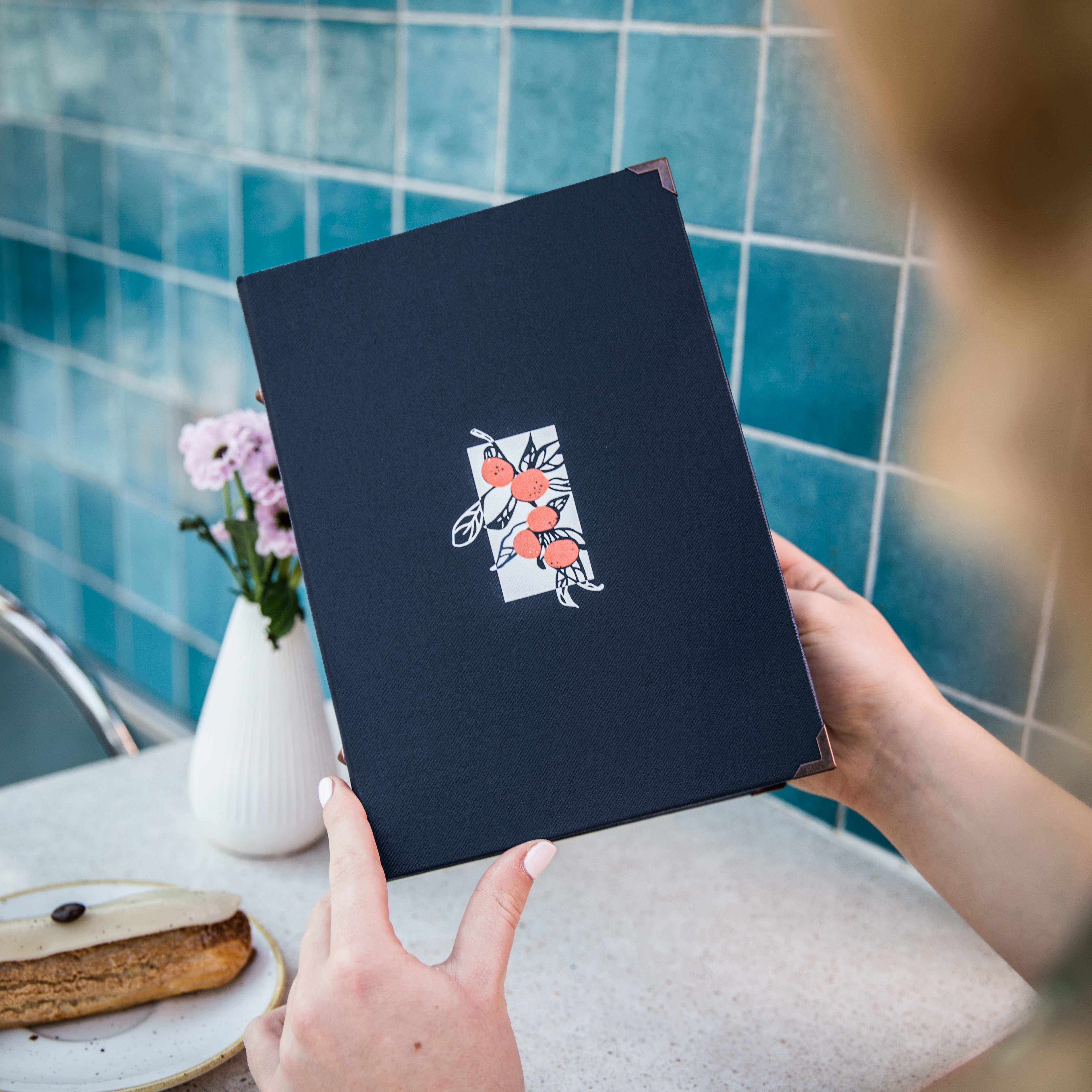 Protège-menu rigide en toile enduite