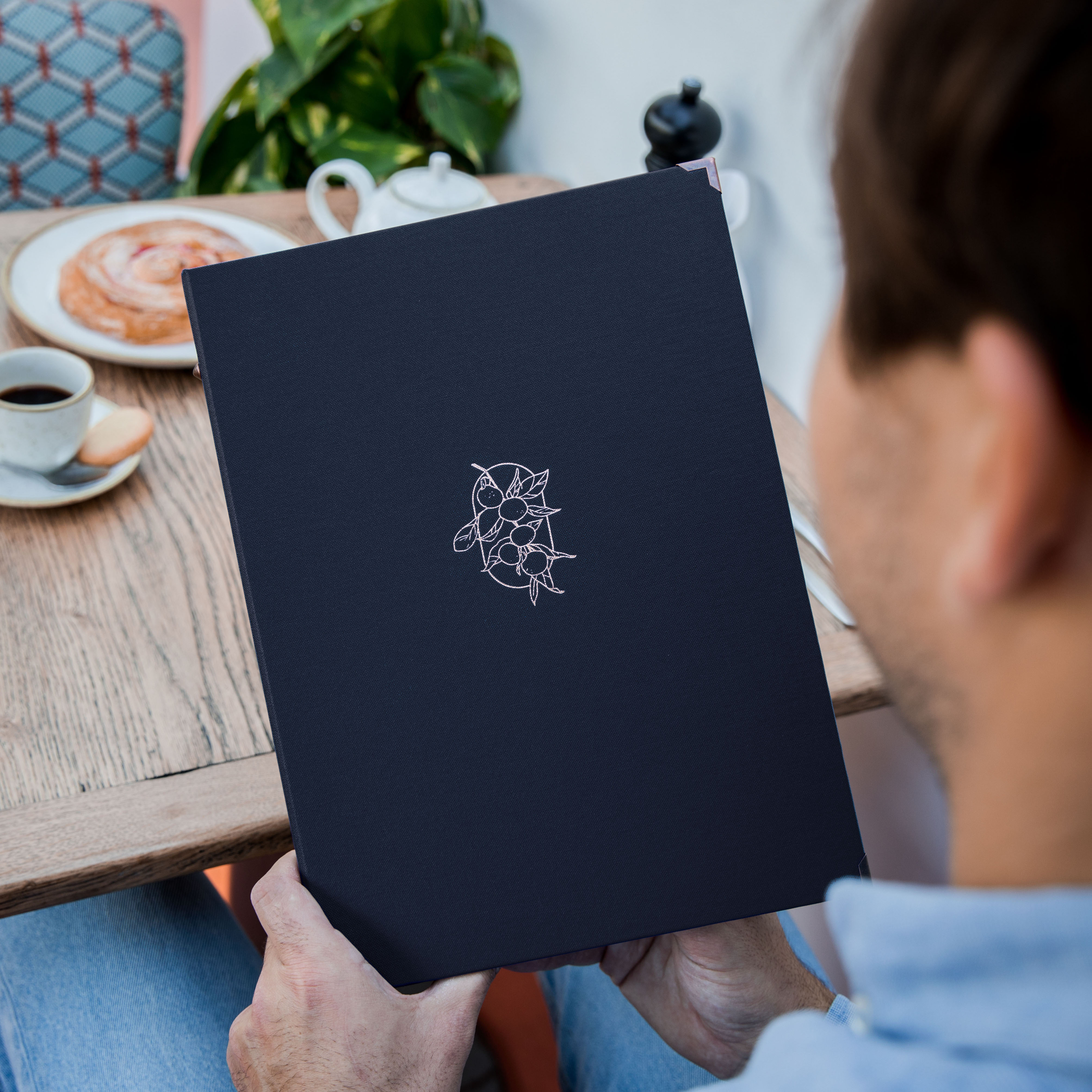 Protège-menu rigide en toile enduite