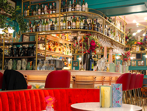 Un protège-menu coloré et élégant